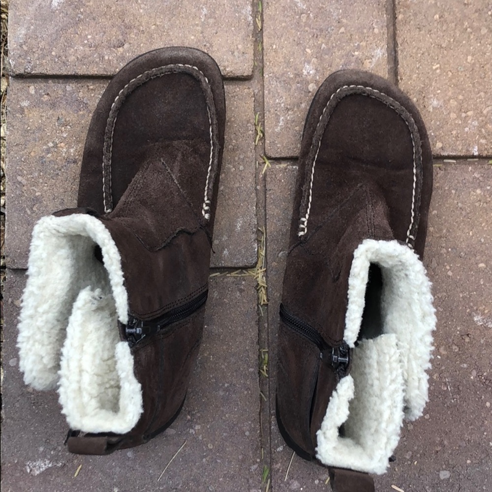 SOLD! BASS Ankle Boots with Fur Lining.
